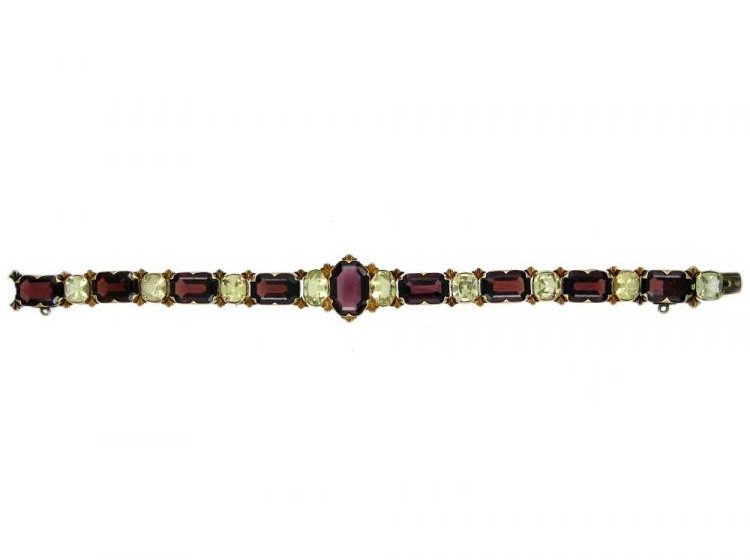 Garnet & Crysolite Bracelet Set in 18ct Gold