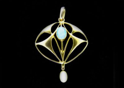 9ct Gold Opal Pendant