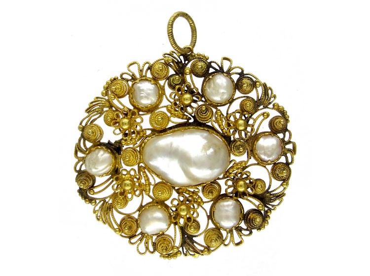 Regency Natural Pearl Gold Pendant