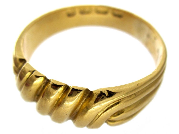 Victorian 18ct Gold Scrollwork Band
