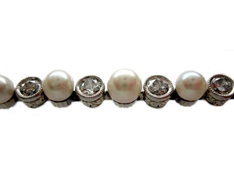 Diamond & Natural Pearl Bracelet