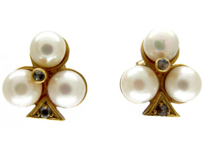 Club Shaped Three Pearl Diamond Earrings