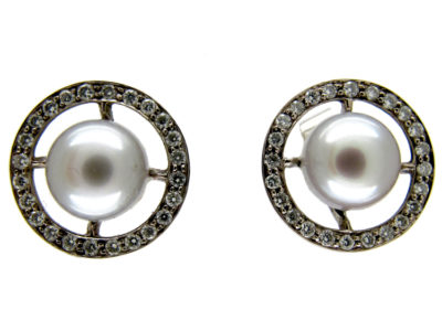 Diamond & Pearl Round Earrings