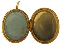 18ct Gold Victorian Oval Engraved Locket