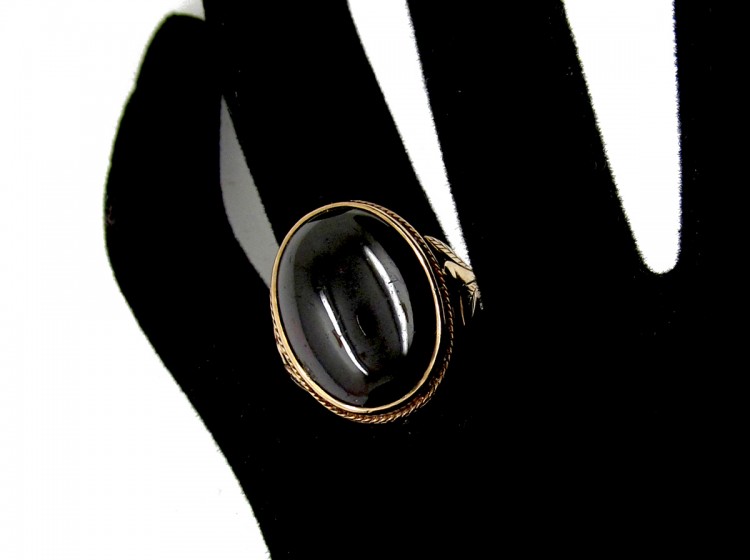 Cabochon Garnet 9ct Gold Edwardian Ring