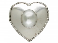 Arts & Crafts Silver Heart Shape Box
