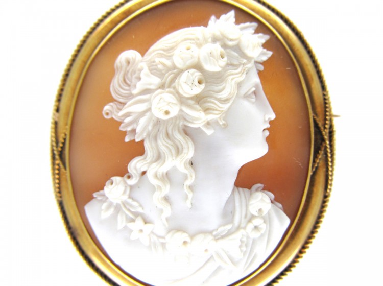 Victorian 18ct Gold Shell Cameo of Classical Lady