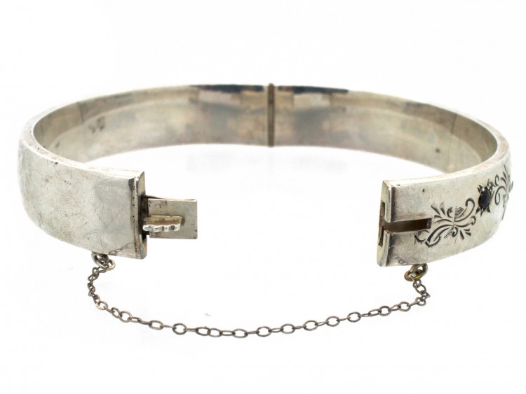 Engraved Silver 1950s Bangle Set With Garnets