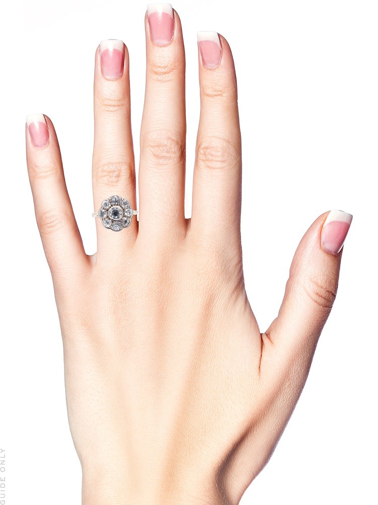 Large 18ct Gold & Platinum Diamond Daisy Cluster Ring
