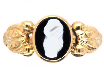 Regency 18ct Gold Clasped Hands Friendship Ring