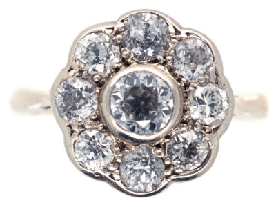 Large 18ct Gold & Platinum Diamond Daisy Cluster Ring