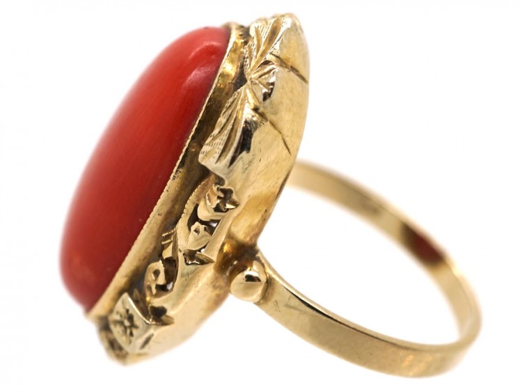 Large Oval 18ct Gold & Coral Ring