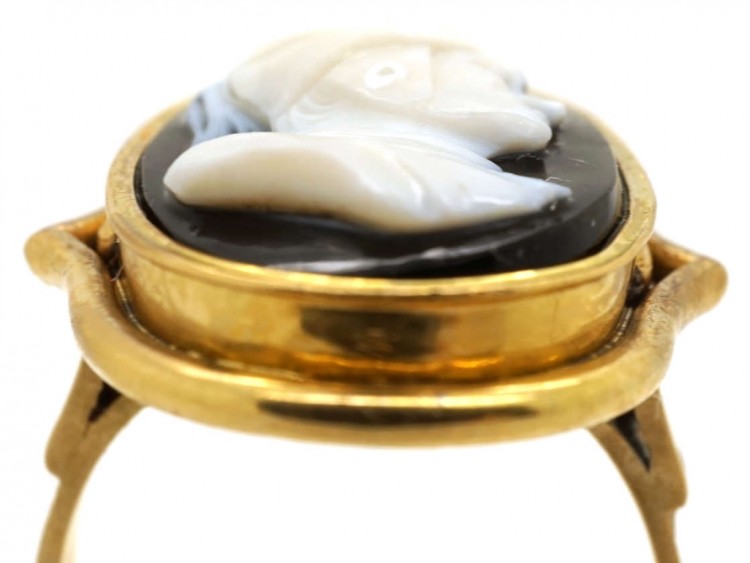 Victorian 18ct Gold Portrait Ring of Dante Carved in Sardonyx