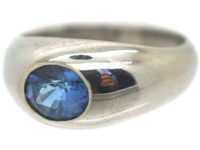 14ct White Gold Ring Set With an Oval Sapphire