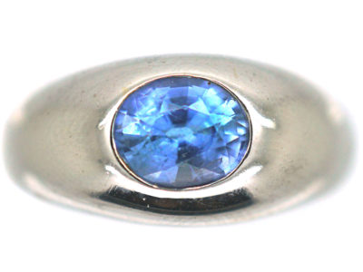 14ct White Gold Ring Set With an Oval Sapphire