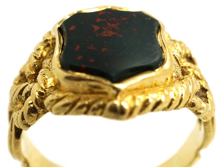Victorian 18ct Gold & Shield Shaped Bloodstone Signet Ring