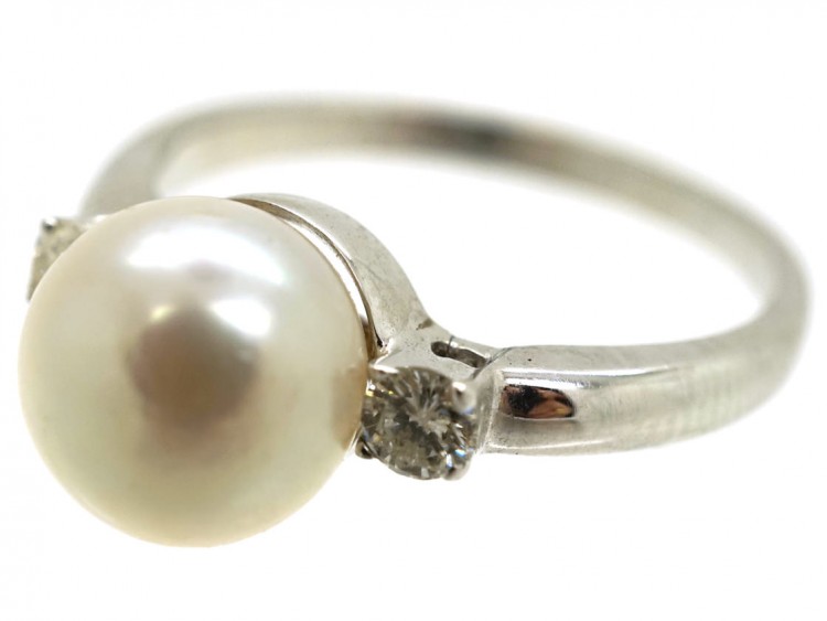 18ct White Gold Pearl & Diamond Ring