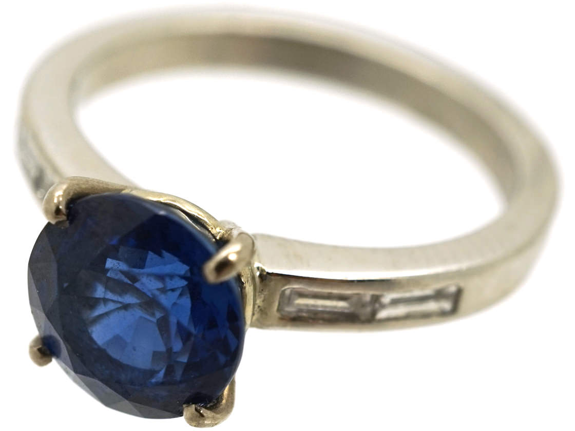 18ct White Gold Two Carat Sapphire & Diamond Ring (344K) | The Antique ...