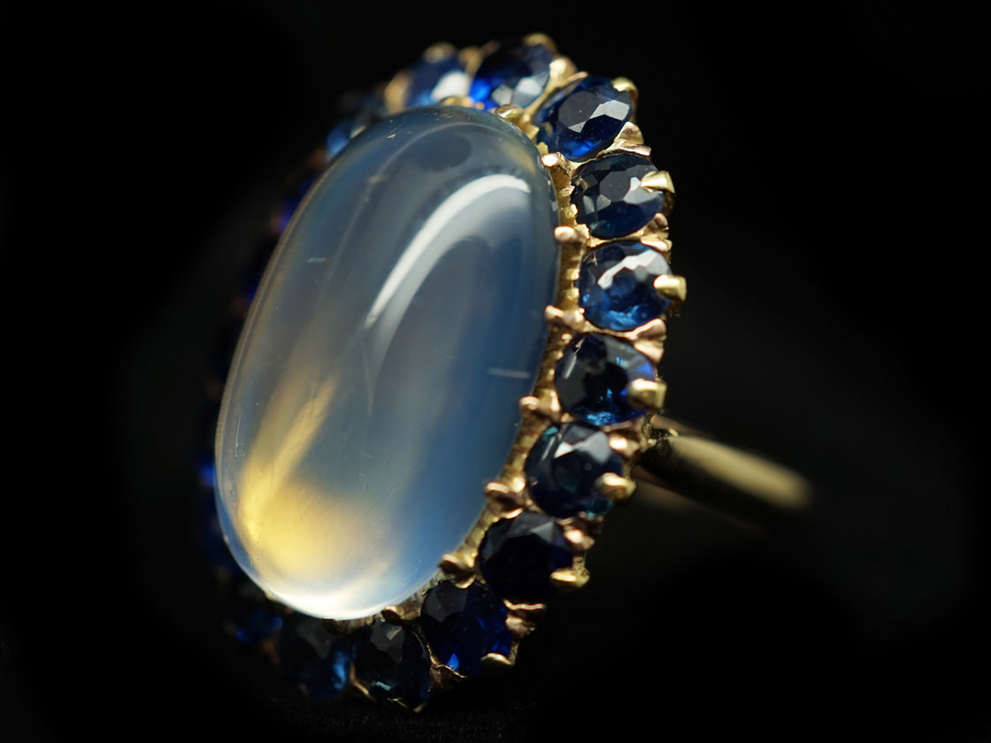 18ct Gold Large Moonstone & Sapphire Ring (348K) The Antique Jewellery Company