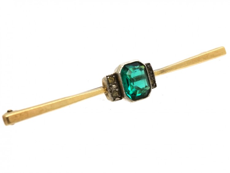 9ct Gold Art Deco Brooch Set With an Emerald Paste