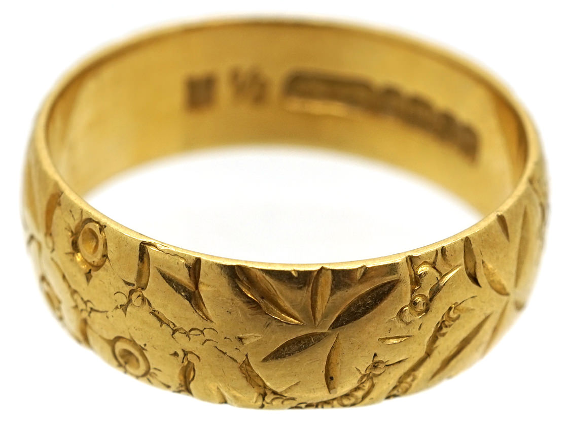 18ct Gold Wedding Band With Roses & Ivy Motif (787K) | The Antique