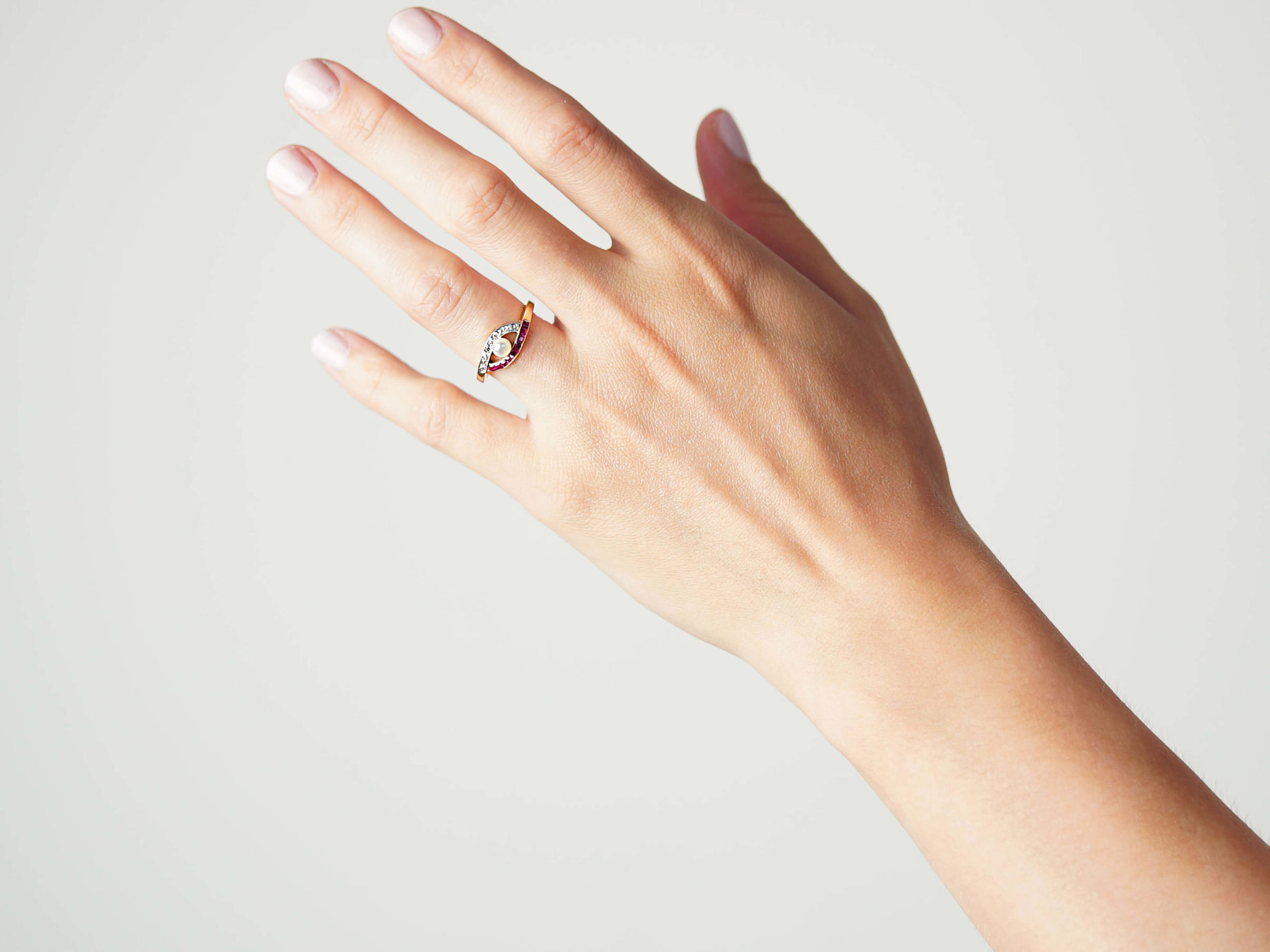 Art Deco 18ct Gold, Platinum, Ruby, Diamond, & Pearl Eye Ring (924K