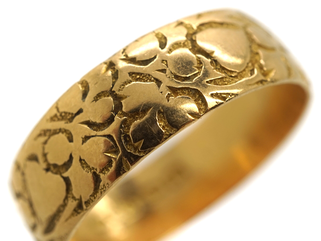 Edwardian 18ct Gold Large Wedding Ring Engraved With Ivy & Hearts (413L