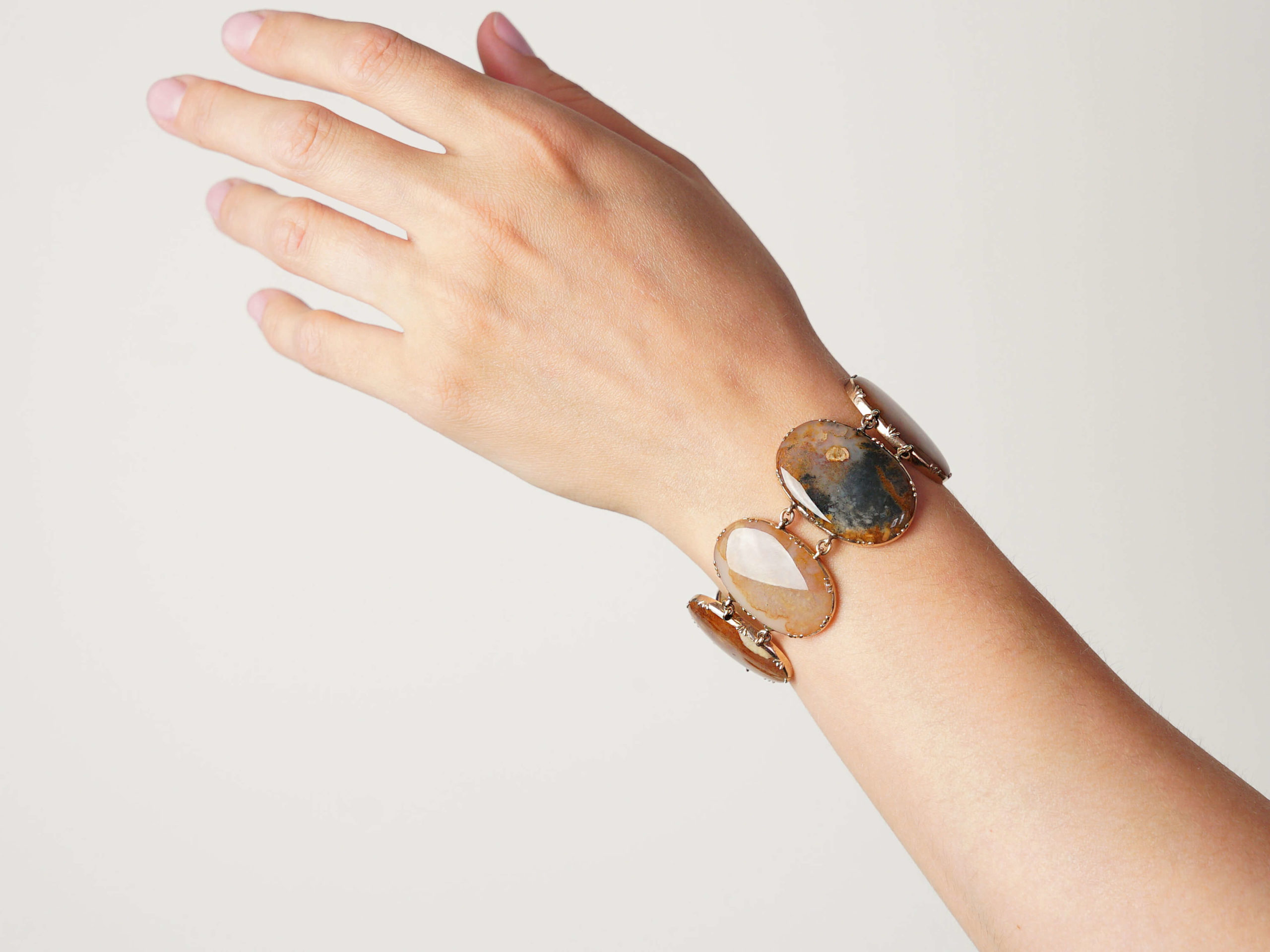 Georgian Gold & Agate Bracelet (676L) | The Antique Jewellery Company