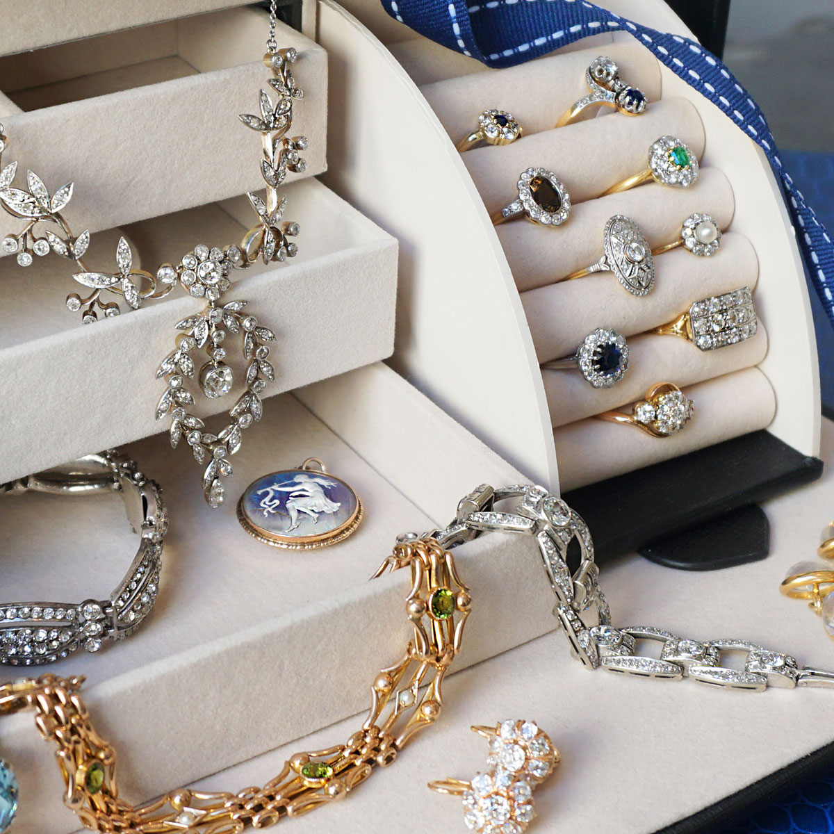 Antique jewellery makes for a fantastic push present