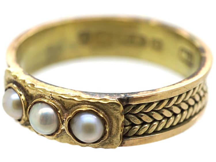 Victorian 9ct Gold Ring set with Three Natural Split Pearls