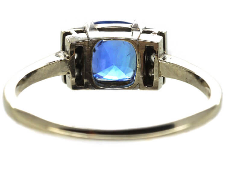 Art Deco 18ct White Gold & Sapphire Ring with Diamonds on either Side
