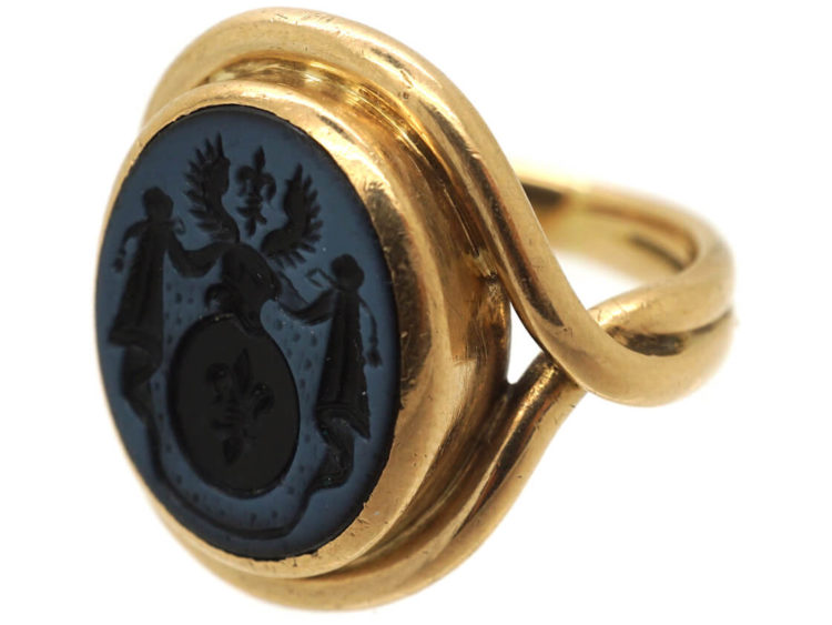 Victorian 18ct Gold Signet Ring with Onyx Intaglio of a Crest