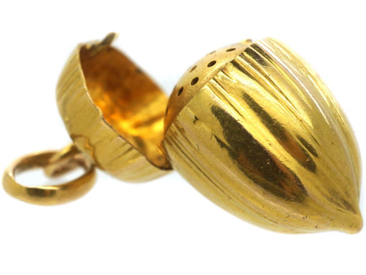French 18ct Gold Vinaigrette Hazelnut Pendant