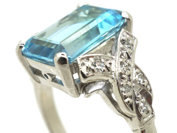 18ct White Gold Rectangular Aquamarine & Diamond Ring