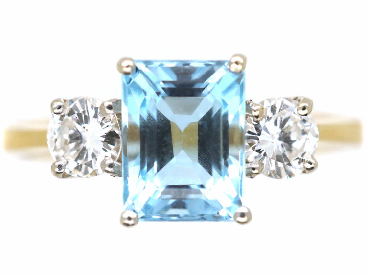 18ct Gold Rectangular Cut Aquamarine & Diamond Ring
