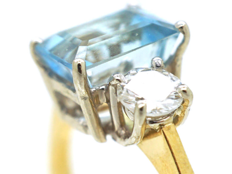 18ct Gold Rectangular Cut Aquamarine & Diamond Ring