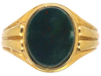 Victorian 18ct Gold Signet Ring set with a Plain Bloodstone