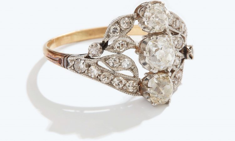 Belle Epoque 18ct Gold & Platinum Diamond Three Stone Ring with Leaf Shoulders