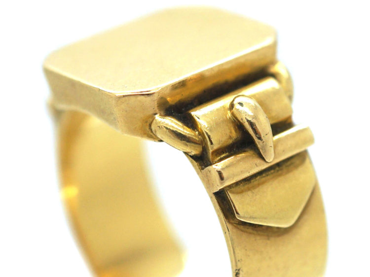 Victorian 18ct Signet Ring with Buckle Detail