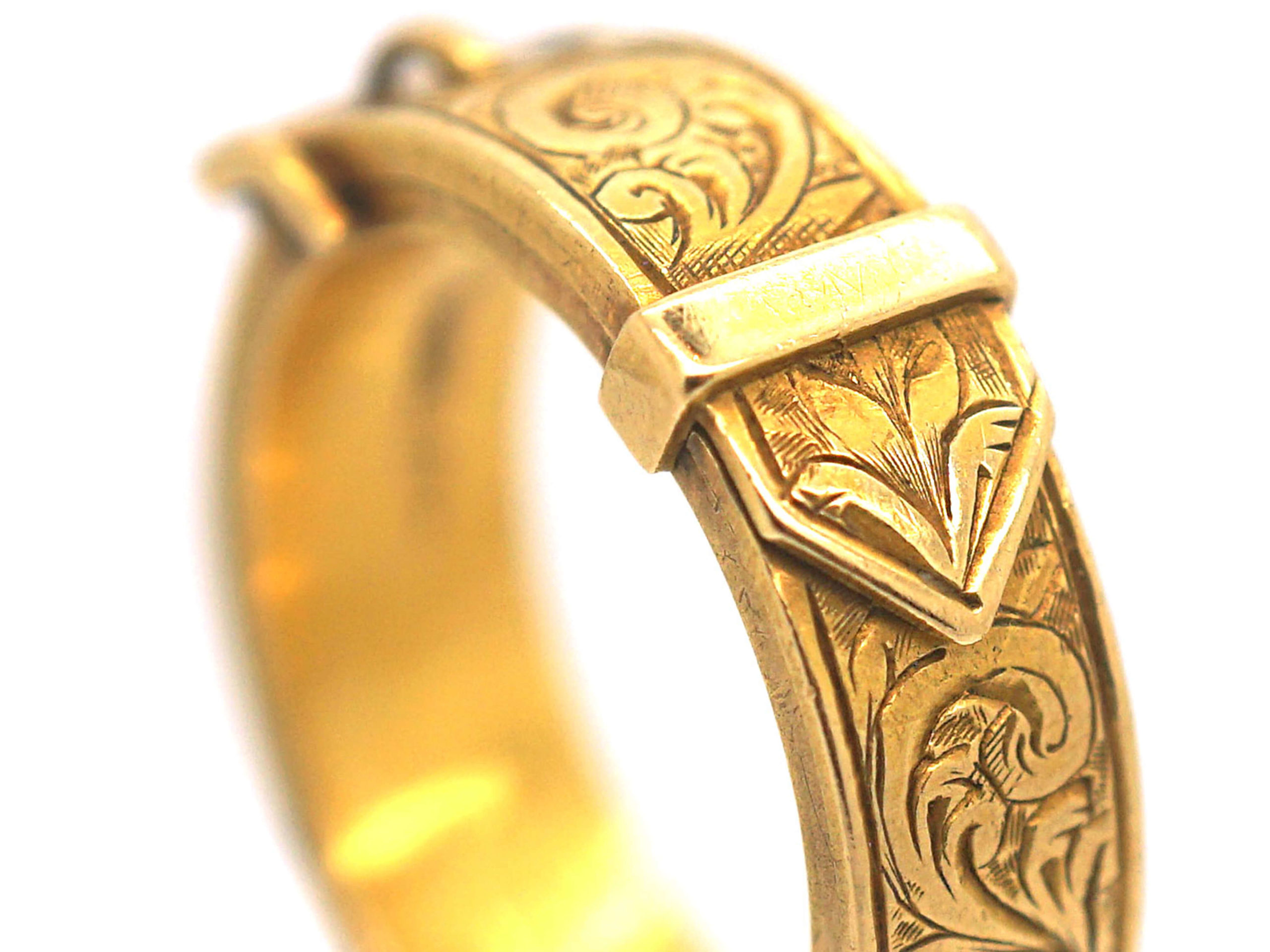 18ct Gold Victorian Buckle Ring Which Opens To Reveal Hair (950D) The