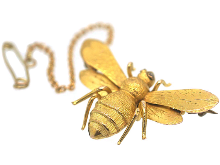 Victorian 15ct Gold Bee Brooch with Rose Diamond Eyes