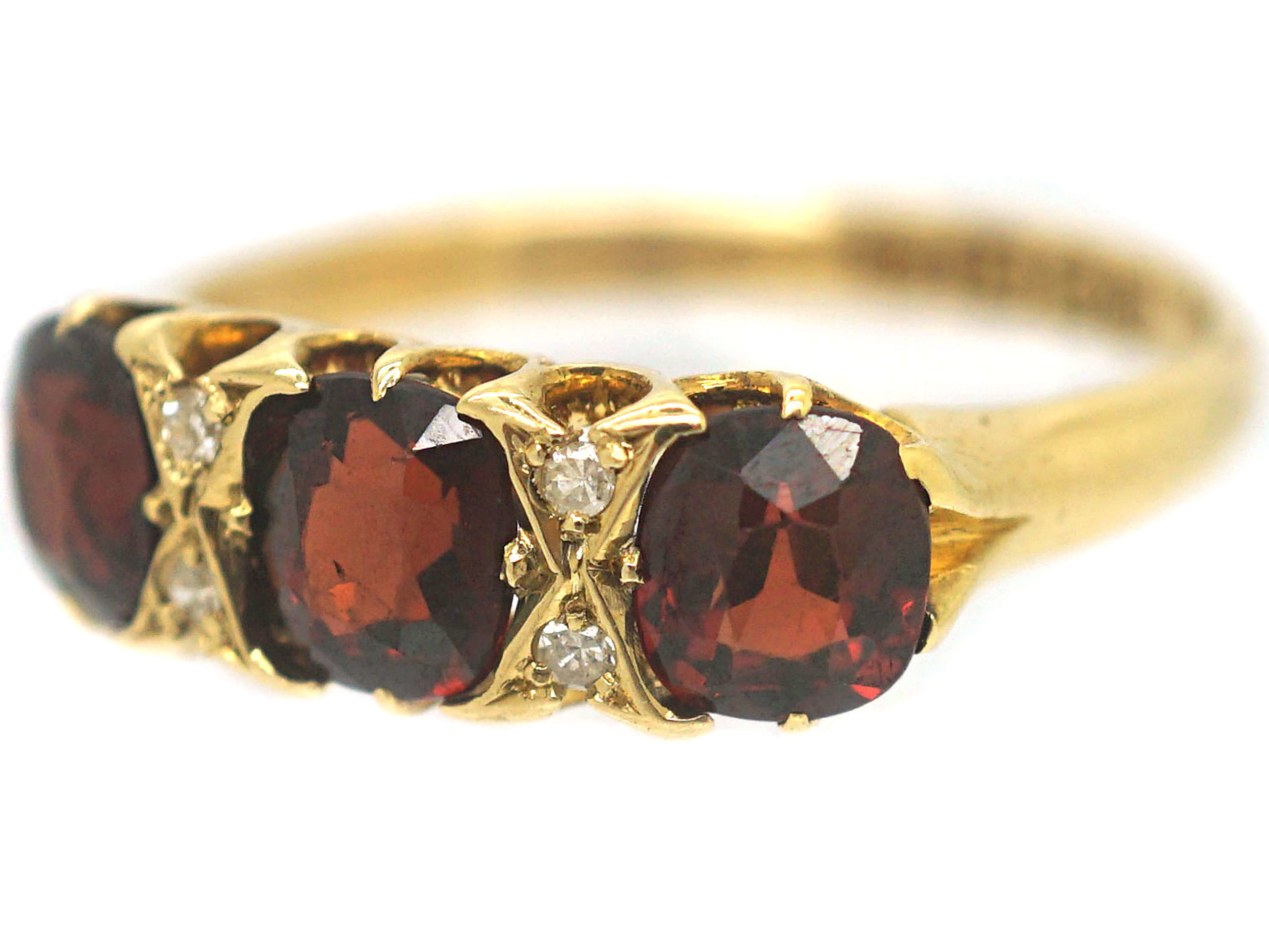 Edwardian 18ct Gold Three Stone Garnet And Diamond Ring 448p The