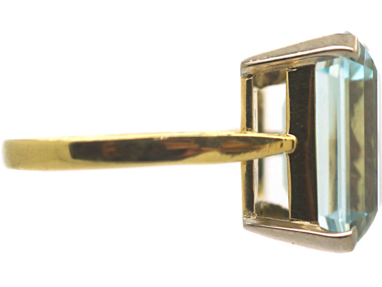 18ct Gold Rectangular Aquamarine Ring