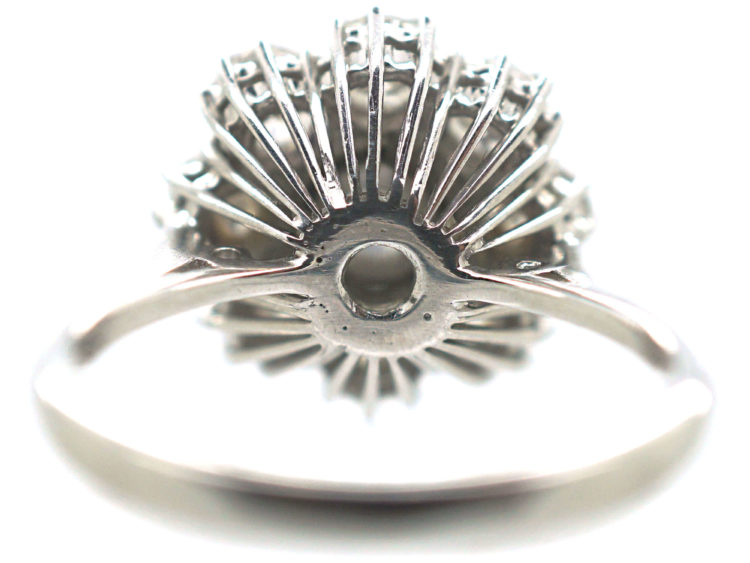 18ct White Gold Large Diamond Daisy Cluster Ring