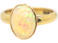 Art Deco 18ct Gold Ring set with an Opal