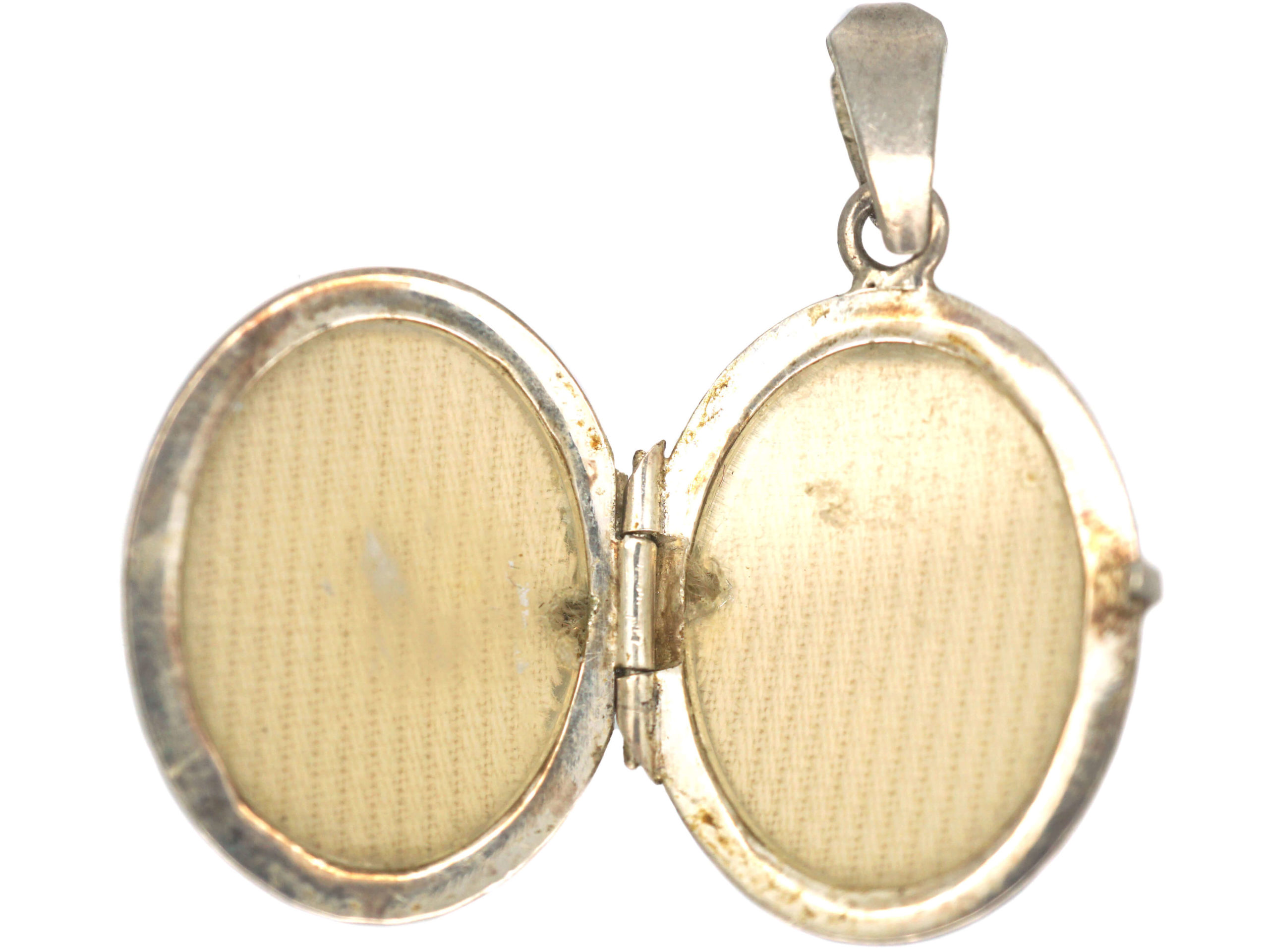 Silver Oval Locket with Leaf Design (836P) | The Antique Jewellery Company