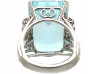 18ct White Gold Ring set with a Large Aquamarine & Diamonds