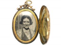 Edwardian Oval Shaped 9ct Gold Engraved Locket with Bow Top