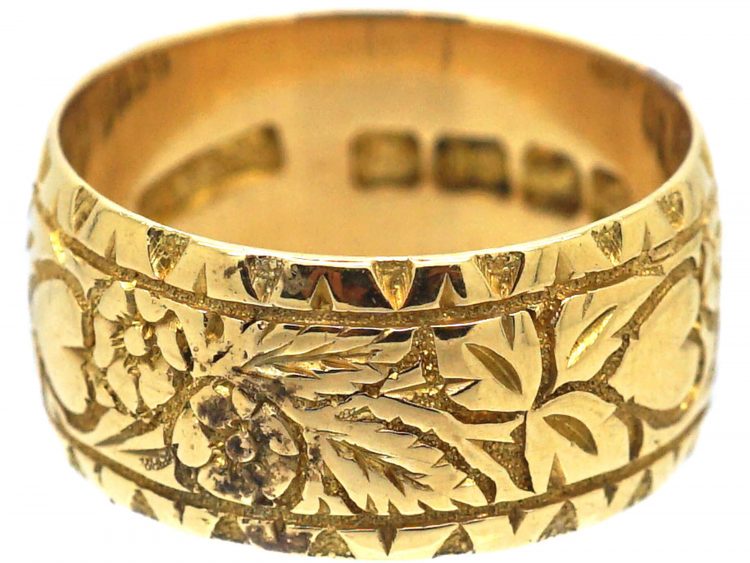 Edwardian 18ct Gold Wide Wedding Ring with Ivy Leaf & Heart Motifs