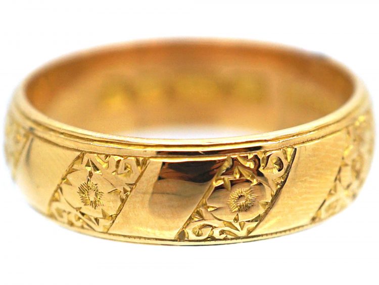 22ct Gold Ring with Decorated Slanting Bands